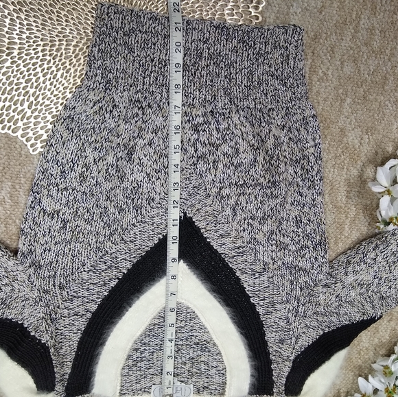 Stunning black and white Nannell sweater S - Picture 6 of 8